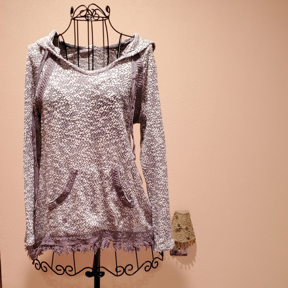 Grey and white Fringed sweater